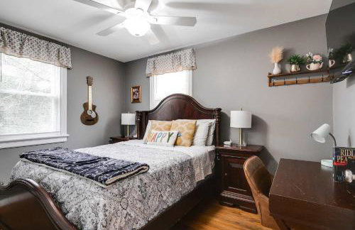 The Cozy Bungalow free parking fully fenced backyard - Foto 2