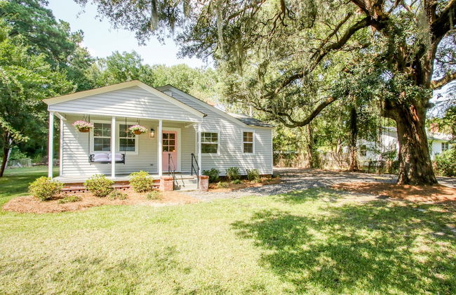 Historic Cottage for 6 Porch swing Pets - Foto 15