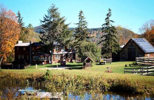 Chester Farmhouse on 100 Acres, 15 Min to Okemo! - Foto 1