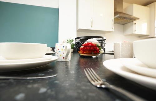 Homington House By N And N Stays, Perfect for Contractors and Workers, Private off road Parking for 2 vehicles, Fast Wifi - Foto 41