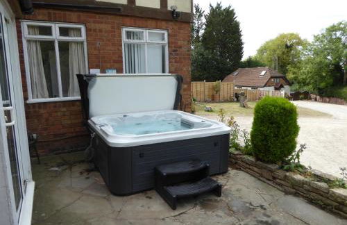 Arden Hill Farmhouse - Hot Tub, Snooker Table, Sleeps 16 - Foto 6