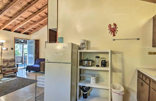 The Den Raymond Home with 200 Feet of Sandy Beach! - Foto 12