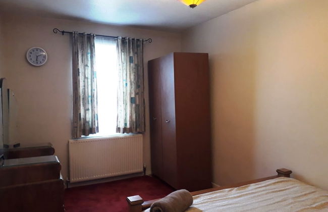 House with a garden in Arnos Grove - Foto 8