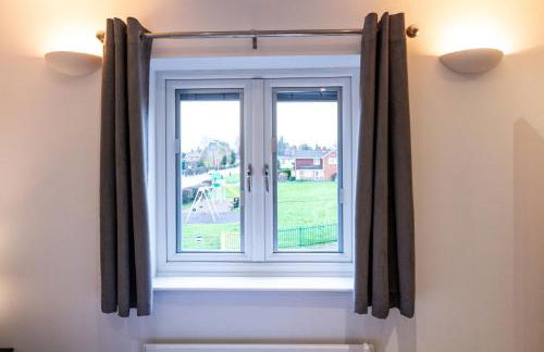 Charming Home in Bromsgrove - Perfect for Groups - Foto 67