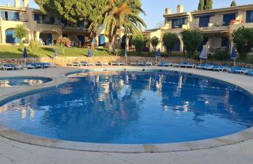 Modern 1BR Apartment with Pool & Balcony - Foto 44