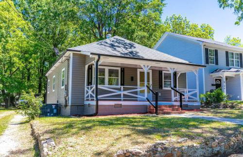 Renovated house close to Dtown Durham w king bed - Photo 28
