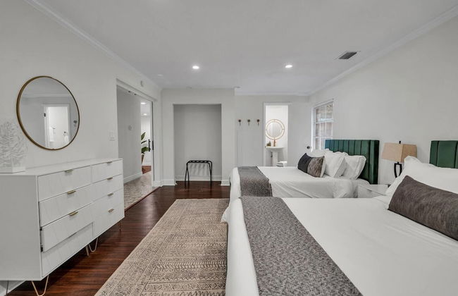 Golden Retreat: Expansive 6BR Home w Heated Pool ~ - Foto 51