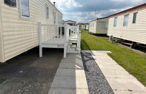 Tracey and Brian's Caravan - Photo 13