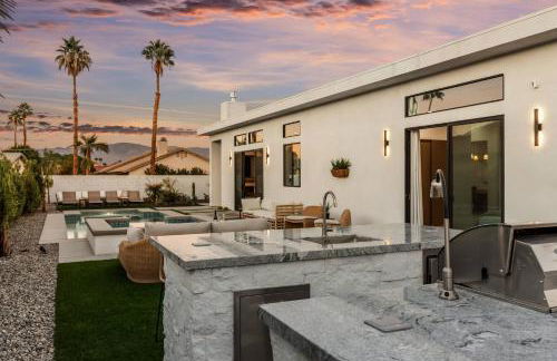 Desert Oasis: Pool, Spa, Golf Sim + EV Charger - Foto 51