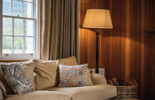 Coulin Farmhouse - Photo 7