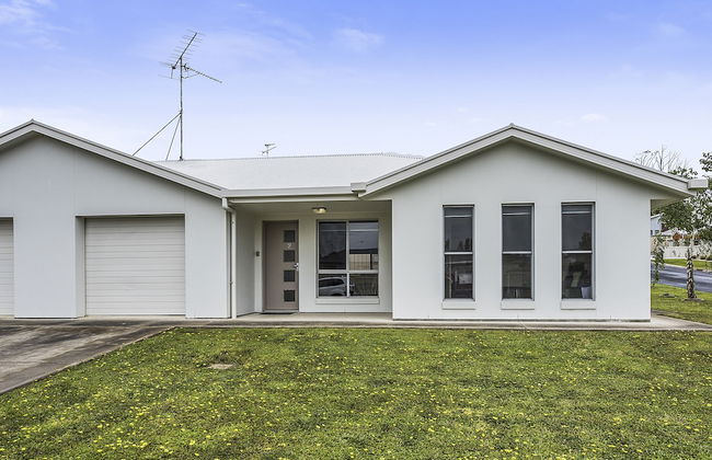 Megan Court Apartments - Photo 9