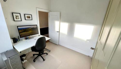 Entire Modern Apartment with Garden Near Underground Station - Foto 5