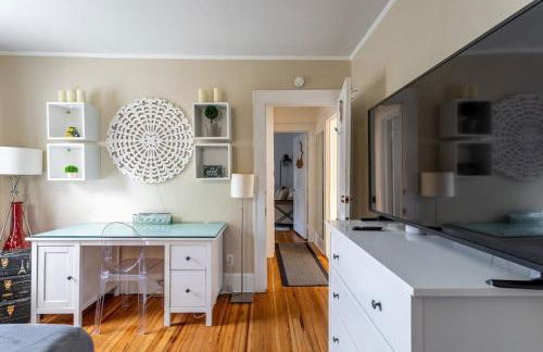 Bella room near downtown Train I-95 & beaches - Foto 21