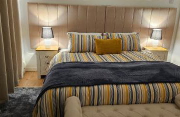 Glebe House - 2 Bedroom Luxury House that sleeps 6, with Free Private Parking, Easy Access to City Centre, and Near the Motorway - Photo 16