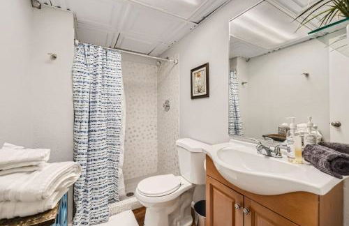 Pet Friendly Townhome WIth A Fireplace And A King Bed In Littleton - Foto 24