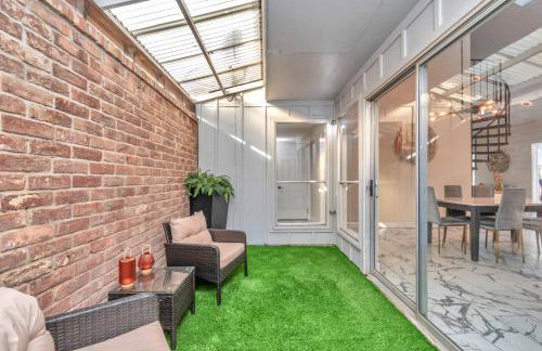 AccessibleGem 3BR Jacuzzi & Air Hockey Sleeps 13 Chinatown - Foto 66