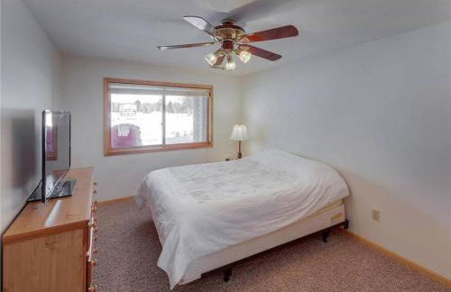 Large Log Home on Lake with Hot Tub - Foto 12