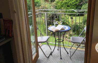 The Lavender Room - Photo 1