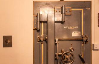 Luxury Living in Historic Bank Haven of Art&Music - Foto 35