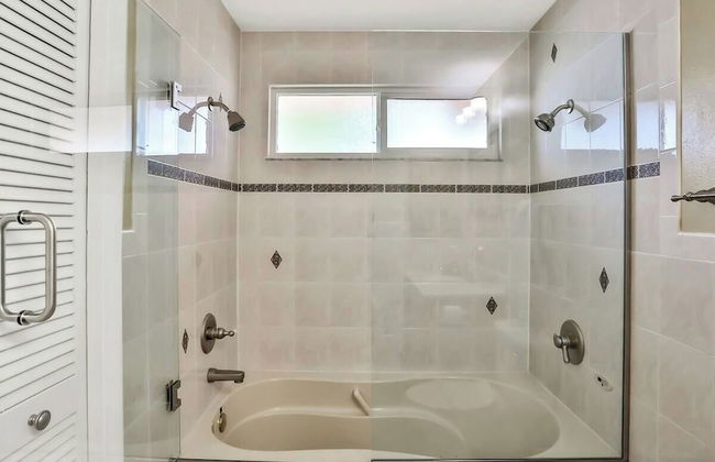 Renovated 3BR Dog Friendly Pond View W/D - Foto 30