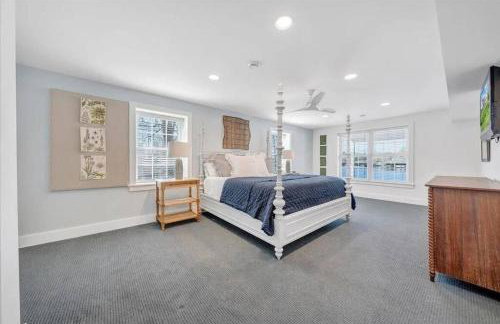 6 BD Smith Mountain Lakefront Escape sunset - Foto 27