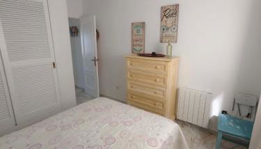 Apartamento con inmejorables vistas de la Barrosa - Foto 3, wardrobe