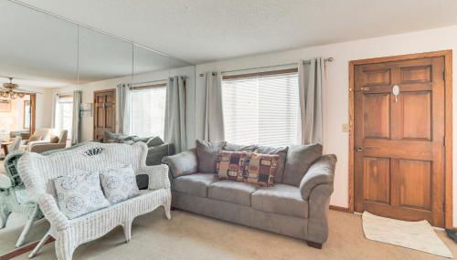 Lakefront Pelican Rapids Cabin with Boat Dock! - Foto 5