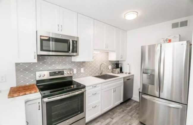 Calming Waves - 2 1 Condo 1 Block From Beach - Photo 5