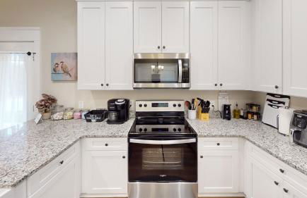 Explore Nature in this 3BR Home Near Pine Mountain - Photo 6