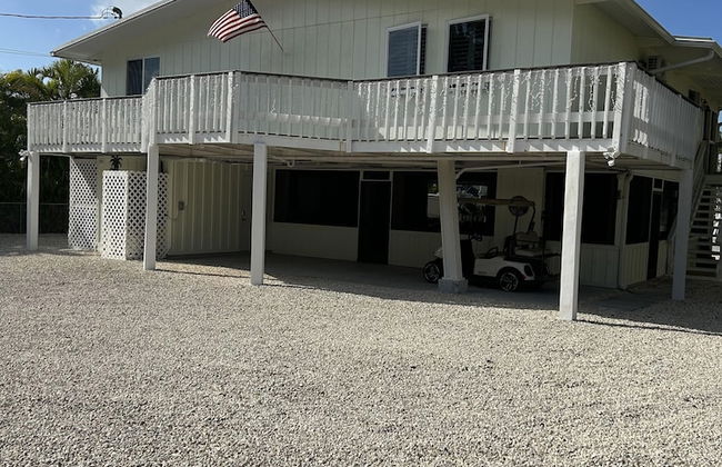 Beautiful Updated Stilted Home Makes For A Super Getaway. 3 Bedroom Home by RedAwning - Foto 63