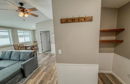 Lakeside Lodge- Newly Renovated Cabin on Black Lake - Foto 14