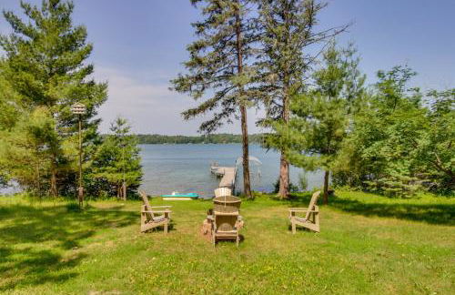 Cabin Getaway with Private Dock, Walk to Trail! - Foto 30