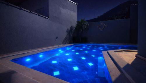 Casa grande com piscina churrasqueira e garagem Praia do Lázaro Ubatuba - Foto 2