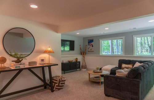 Lake Effect Lodge 3 min from Laketown Beach! - Foto 15