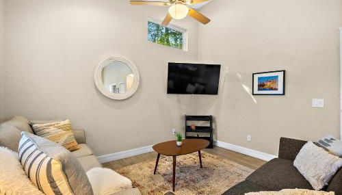 Citrus Hideaway - Steps to City Center - Foto 4