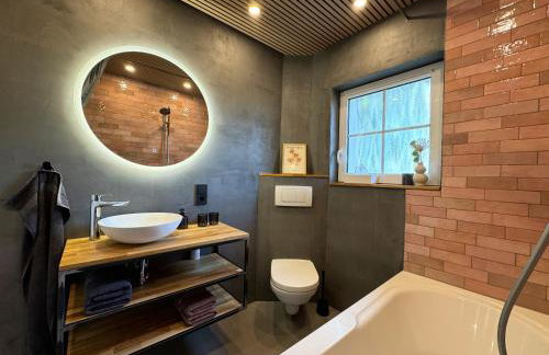 Stilvolles Haus mit Naturgarten & Weitblick - für Familien & Freunde - Foto 3