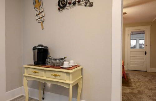 Promise Land Manor Historic home lake access, near parks and venues - Foto 30