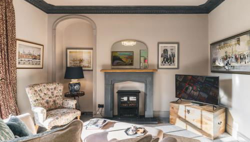 Royal View Apartments - Photo 4