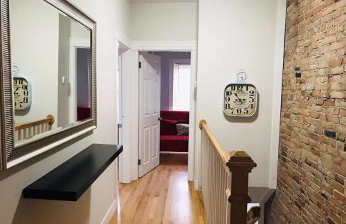 Renovated 3BR Near BU, BC & Green Line, Ideal for Long Stays - Foto 1