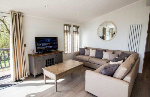 High Oaks Grange - Contemporary Lodges - Photo 16