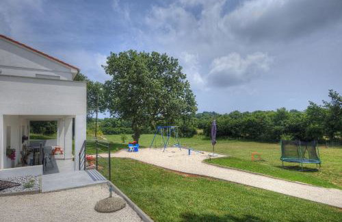 Apartment mit großem Garten, Spielbereich - Photo 18