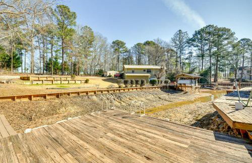 Lakefront Jacksons Gap Retreat with Grill and Dock! - Foto 31