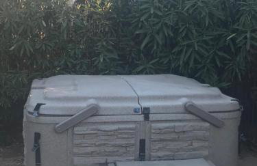 Central House with Pool & Hot Tub - Foto 5