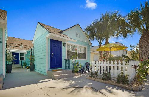Steps to Beach & Downtown! Cozy Beach Bungalow #3 - Photo 1