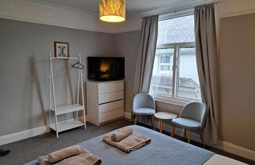 Llandudno apartment, quirky pub with tropical beer garden - Foto 10