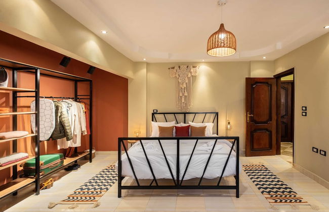 Xuru Stays I Play Foosball & Do Yoga - 1 BR Apt. 5 Min To Airport - Foto 4