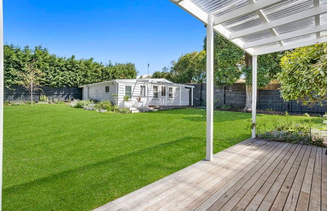 Portsea Paradise Pool and Tennis Court - Photo 21