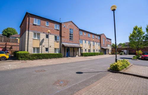 Ensuite Bedrooms with Shared Kitchen and Apartments at Simpsons Hall in Nottingham - Photo 13