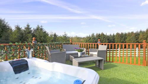 JOIVY Greenknowes Cottage with Hot Tub & Fireplace - Foto 2, Garden, Garden view