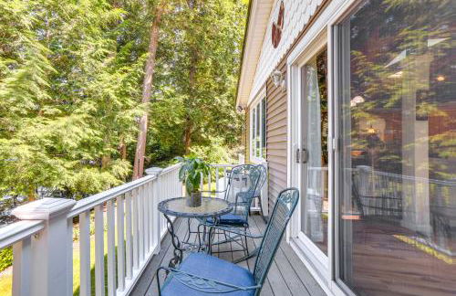 Breathtaking Newbury Cottage with Deck on Chalk Pond - Foto 16